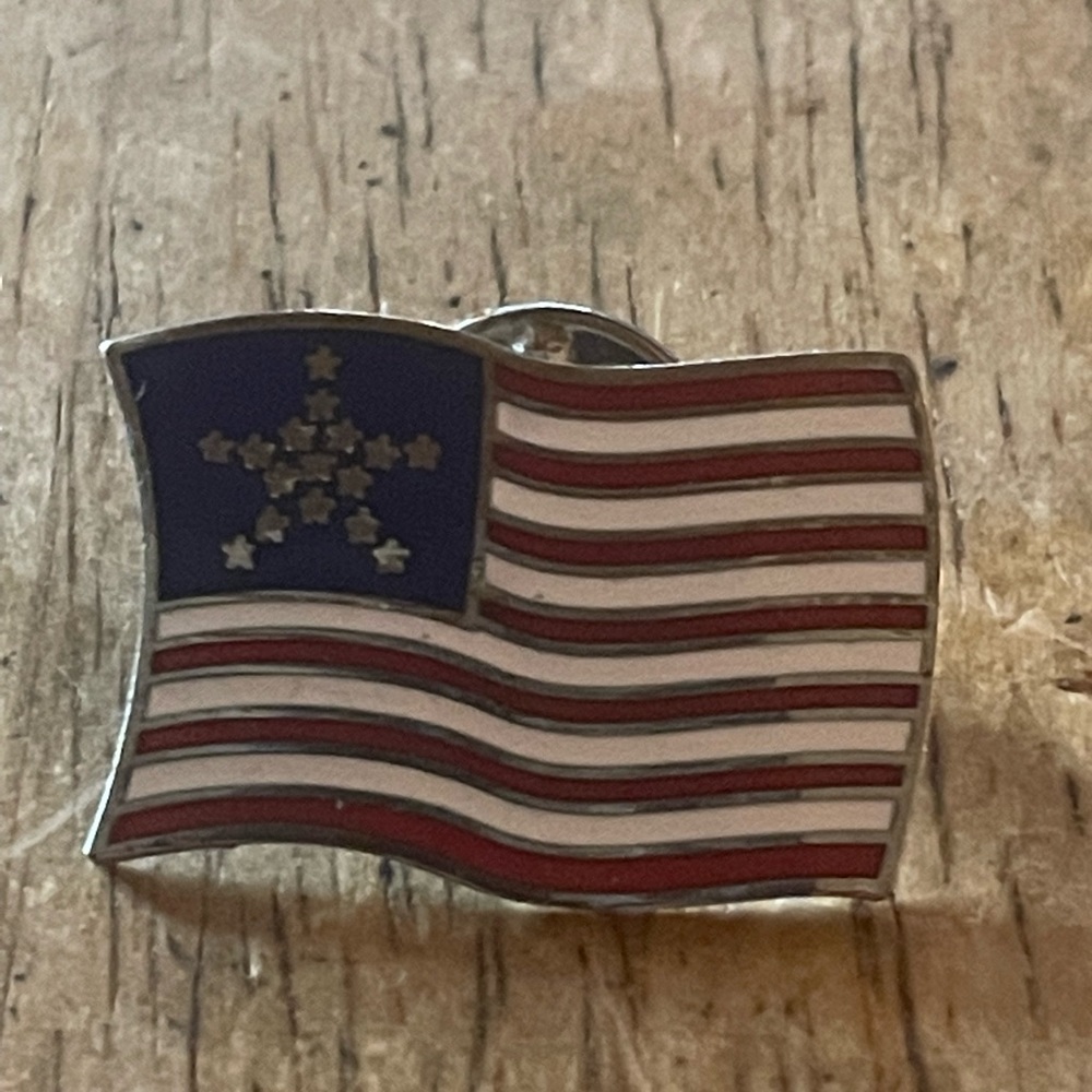 16 Star American flag lapel pin